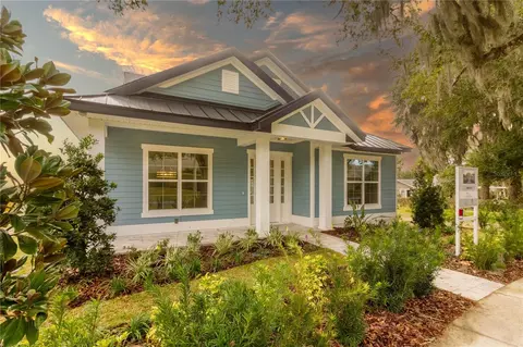 646 W 11th Ave, Mount Dora, FL 32757