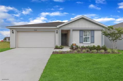 9152 S Cape Cod Rd, Deland, FL 32724