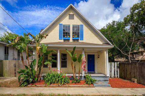 18 S Hawley St, Eustis, FL 32726