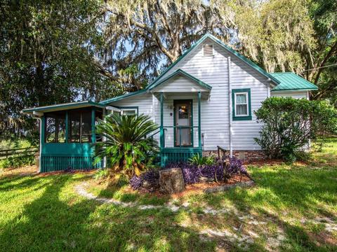 18306 Demko Rd, Altoona, FL 32702
