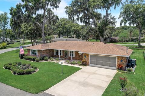 4 S Canal Dr, Yalaha, FL 34797