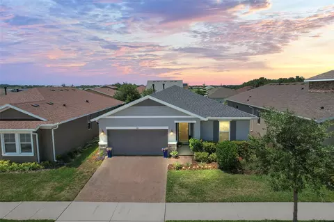 905 Tidal Pond Dr, Groveland, FL 34736