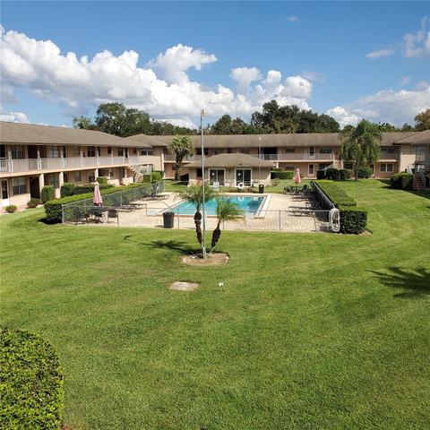 1100 E Caroline St #217, Tavares, FL 32778