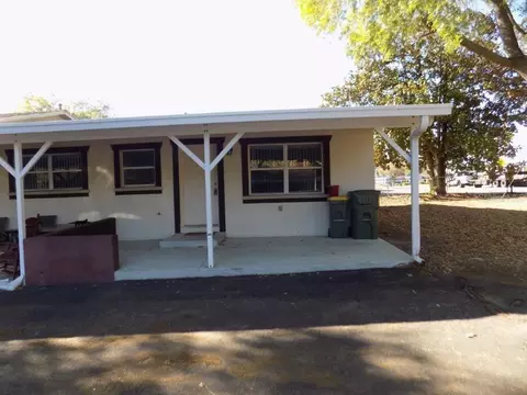 822 S Lone Oak Dr, Leesburg, FL 34748