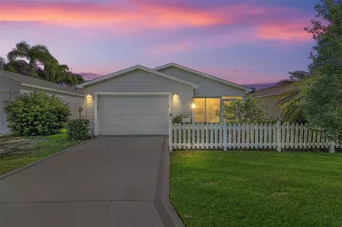 1217 Mathews Ln, The Villages, FL 32162