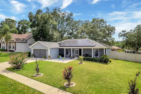 302 Stone Castle Loop, Lady Lake, FL 32159