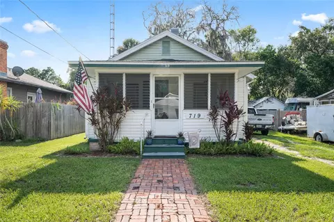 719 Mckenzie St, Leesburg, FL 34748
