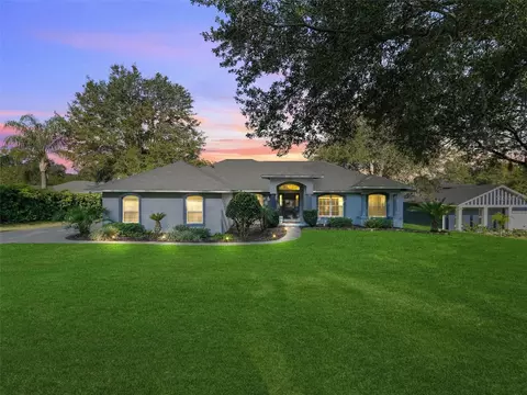 215 Forest Park Ln, Lady Lake, FL 32159
