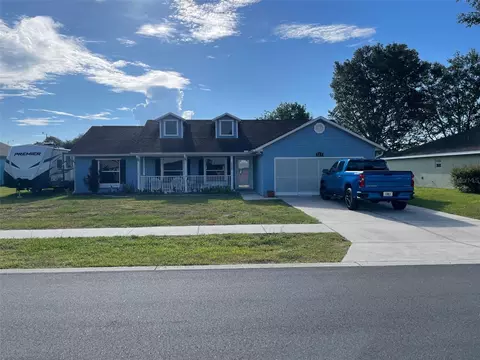 525 Woodview Dr, Tavares, FL 32778