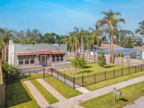 2020 Florence Rd, Mount Dora, FL 32757
