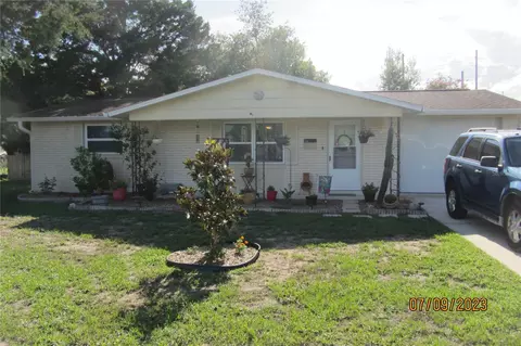 10 James Ct, Beverly Hills, FL 34465