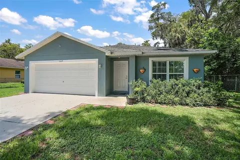 1609 N Clayton St, Mount Dora, FL 32757