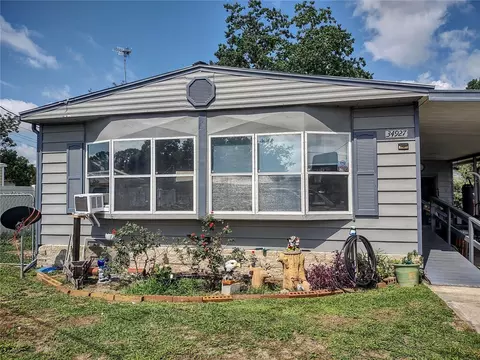 34927 3rd Ave, Leesburg, FL 34788