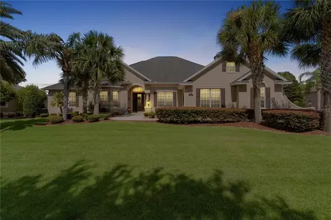 1102 Lakeview Ln, The Villages, FL 32162