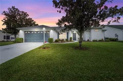 25226 Lost Oak Cir, Leesburg, FL 34748