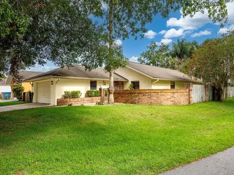 1500 Terrace Green Dr, Leesburg, FL 34748