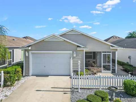 1421 Maiden Ln, The Villages, FL 32163