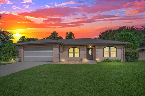 4720 Treasure Cay Rd, Tavares, FL 32778