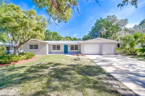 806 Madison St, Tavares, FL 32778