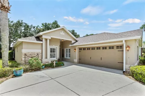 8042 Saint James Way, Mount Dora, FL 32757