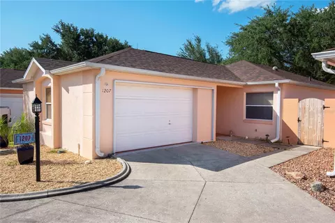1207 Fernando Ln, Lady Lake, FL 32159