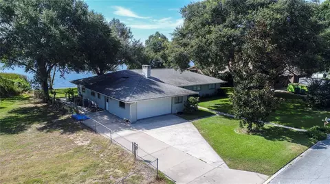 9 Hermosa Dr, Eustis, FL 32726