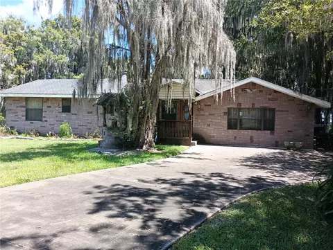 3855 Cr 401c, Lake Panasoffkee, FL 33538