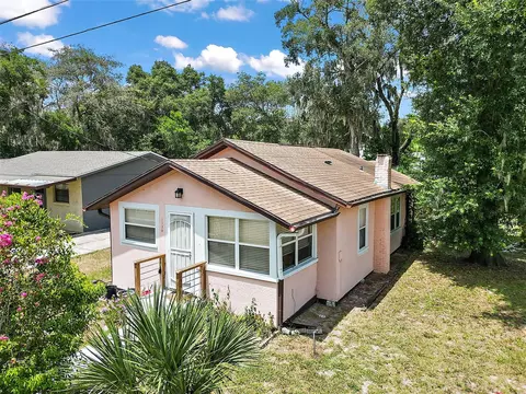 1139 E Hazzard Ave, Eustis, FL 32726
