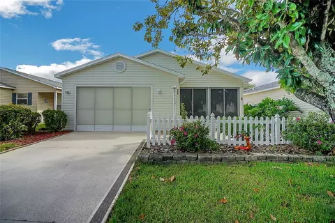 484 Hildalgo Dr, The Villages, FL 32159