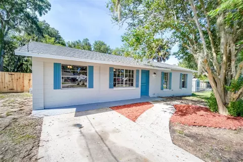 13740 Adams St, Grand Island, FL 32735