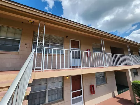 1100 E Caroline St #209, Tavares, FL 32778
