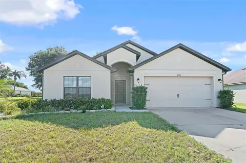 4503 Barbuda Dr, Tavares, FL 32778