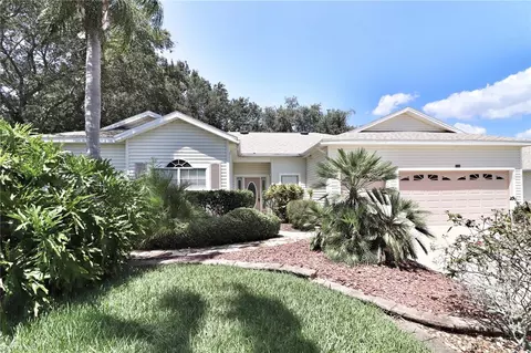 4700 Sawgrass Lake Cir, Leesburg, FL 34748