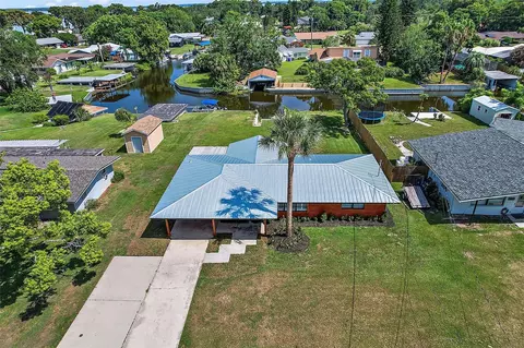506 First St, Tavares, FL 32778