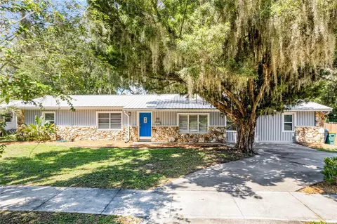 402 Palm Way, Tavares, FL 32778