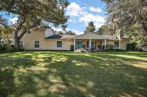 9800 Fairway Cir, Leesburg, FL 34788