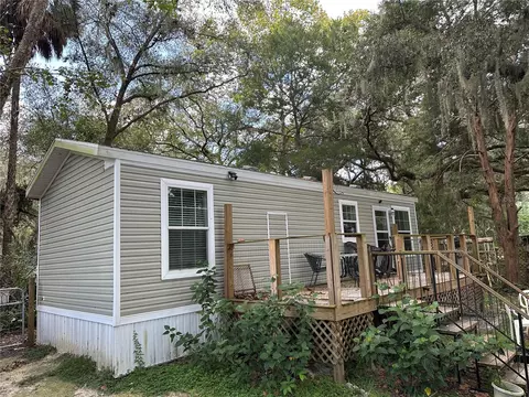 16987 SE 65th St, Ocklawaha, FL 32179