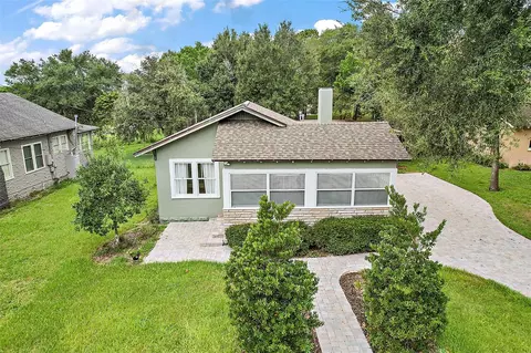 68 Lakeside Ave, Umatilla, FL 32784