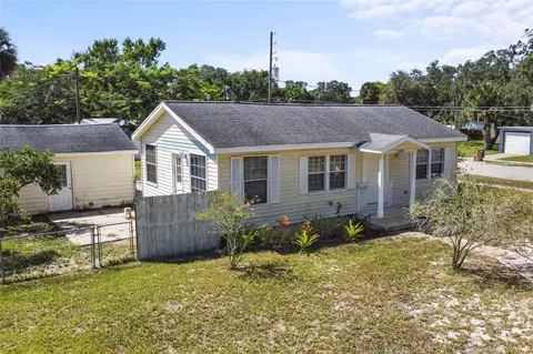 2390 Washington Rd, Mount Dora, FL 32757