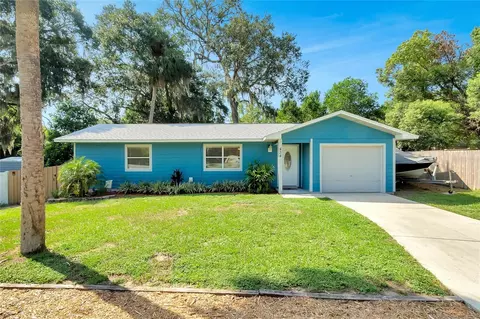 434 E 11th Ave, Mount Dora, FL 32757