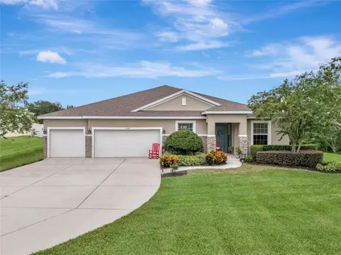 6240 Sunnyside Dr, Leesburg, FL 34748