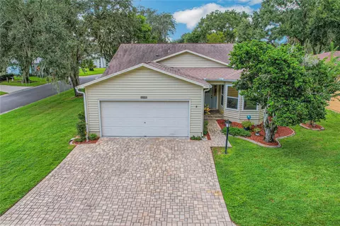 32519 Oak Park Dr, Leesburg, FL 34748