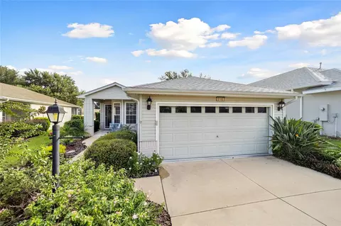 5160 Portsmouth St, Tavares, FL 32778