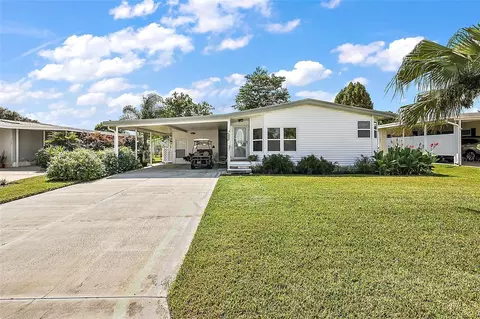 3113 Manatee Rd, Tavares, FL 32778