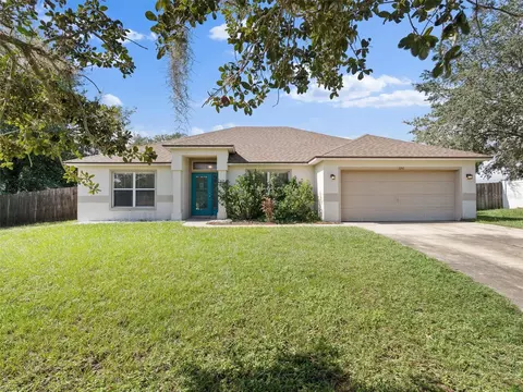 2246 Lake Pointe Cir, Leesburg, FL 34748