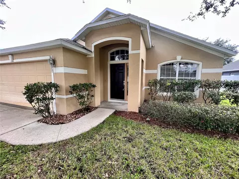3985 Hillingdon Rd, Tavares, FL 32778
