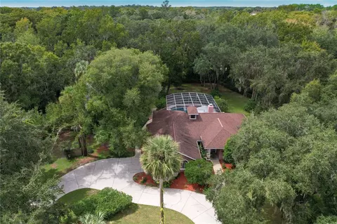 7069 Sunnyside Dr, Leesburg, FL 34748