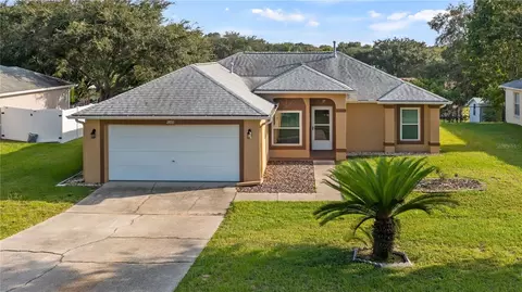 648 Meadow Park Dr, Minneola, FL 34715