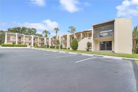2437 NE 6th St #30, Ocala, FL 34470