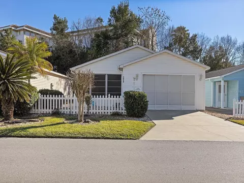 1538 Lozano Ave, Lady Lake, FL 32159